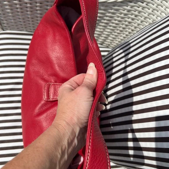 Dooney & Bourke Vintage Pebble Grain Logo Lock Hobo Bag - Picture 6 of 17